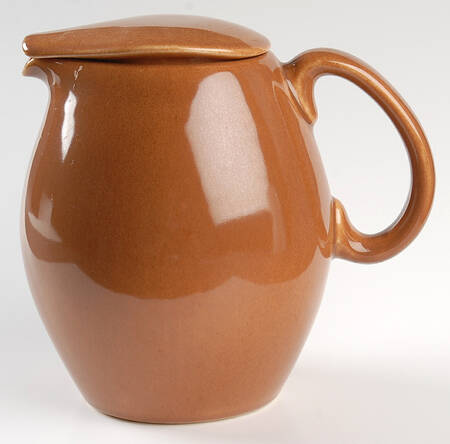 Casual Apricot 32 Oz Pitcher with Lid
