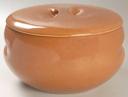 Casual Apricot 4 Qt Covered Casserole & Recess Lid