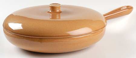 Casual Apricot 10" Skillet W/Knob Lid