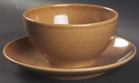 Casual Apricot Gravy Boat with Attached Underplate