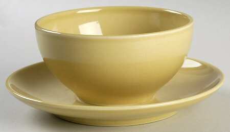 Casual Avocado Gravy Boat with Attached Underplate