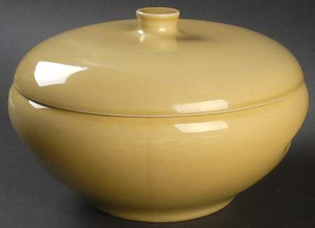 Casual Avocado 2 Qt Covered Casserole with Knob Lid