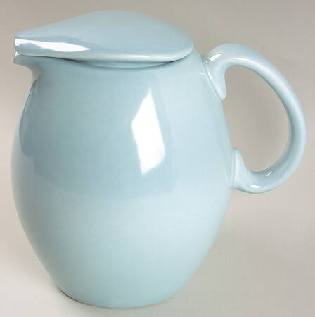 Casual Blue 32 Oz Pitcher with Lid