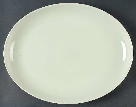 Casual Lettuce Green 14" Oval Serving Platter
