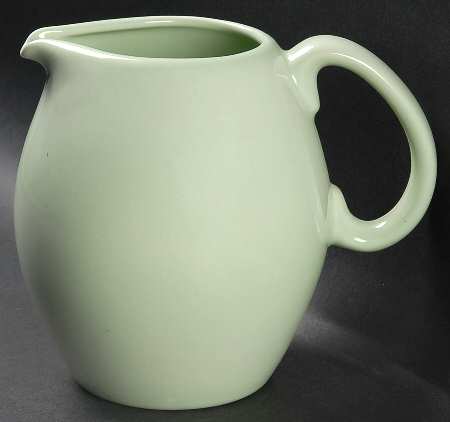Casual Lettuce Green 32 Oz Pitcher