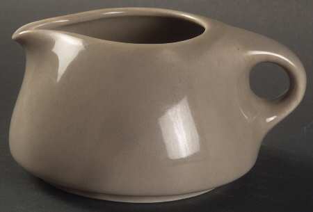 Casual Oyster Creamer