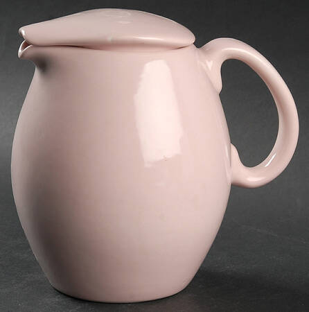 Casual Pink 32 Oz Pitcher with Lid