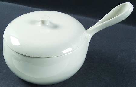 Casual White Saucepan & Knob Lid