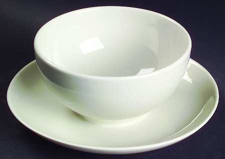 Casual White Gravy Boat with Attached Underplate