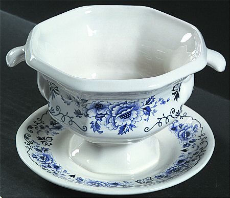 Clinton Inn Open Sauce Boat