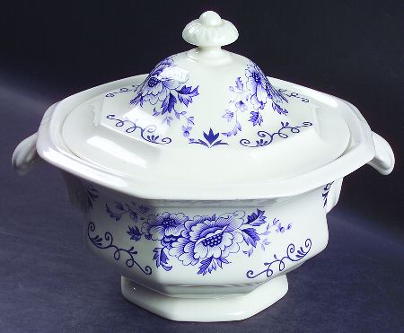 Clinton Inn Round Covered Vegetable
