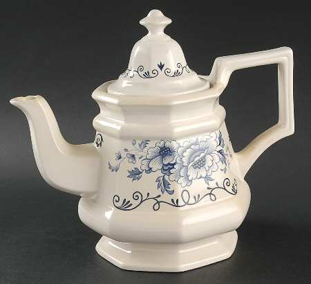 Clinton Inn Teapot & Lid