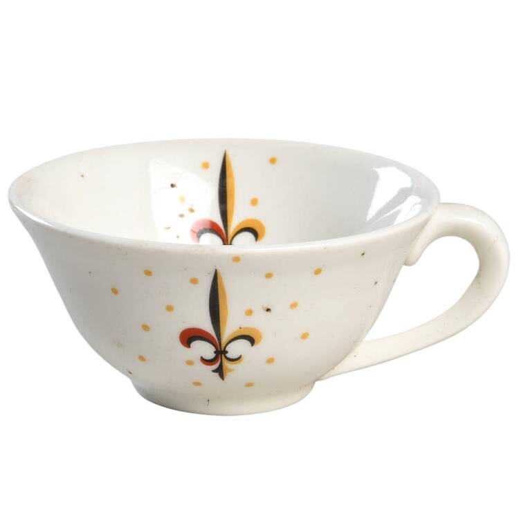 Fleur De Lis Flat Cup