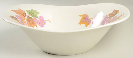 Grapes 9" Oval Vegetable Bowl