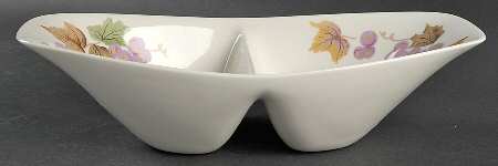 Grapes 12" Oval Divided Vegetable Bowl