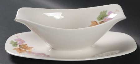 Grapes Gravy Boat with Attached Underplate