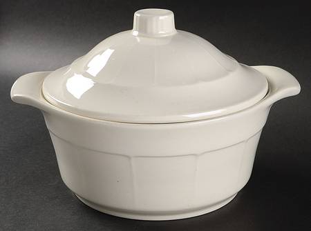 Joshua Crabtree, Esq. Round Covered Vegetable