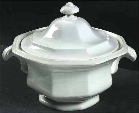 Museum White Round Covered Vegetable