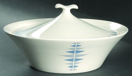 Pyramids 2 Qt Round Covered Casserole