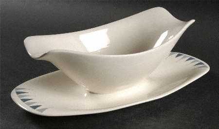 Pyramids Gravy Boat with Attached Underplate
