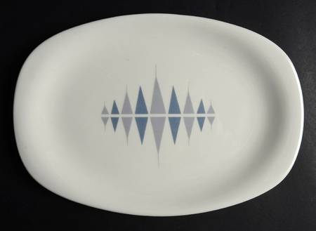 Pyramids 11" Oval Serving Platter