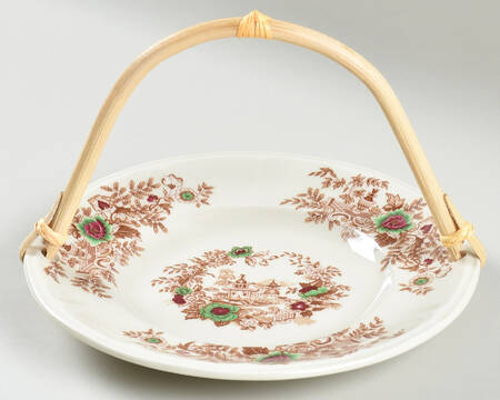Sarah Jordan 5 3/8"-5 5/8" Bamboo Handled Serving Plate  HC