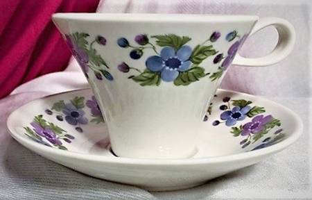 Wild Violet Flat Cup & Saucer Set