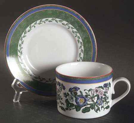 Smithsonian Botanic Flat Cup & Saucer Set