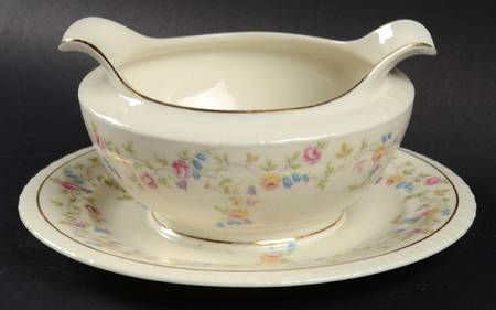 IMB8 Gravy Boat with Attached Underplate