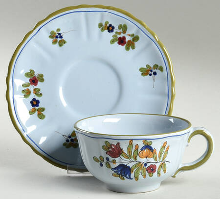 010835 Flat Cup & Saucer Set