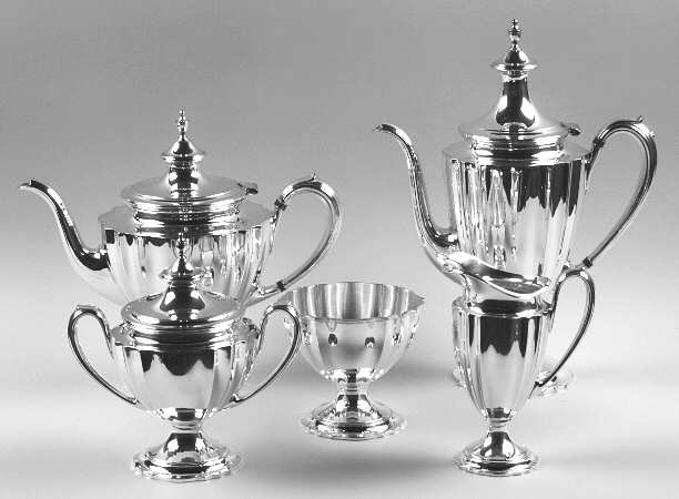 Chippendale (Silverplate, Hollowware, Pedestal) 5-Piece Plated Tea Set (with Waste)