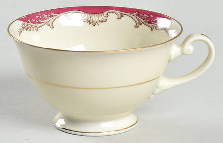 IMB26 Footed Cup