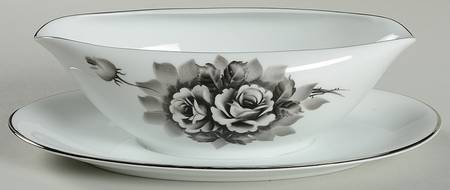 5272 Gravy Boat with Attached Underplate