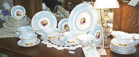 IPE8 Footed Cup & Saucer Set