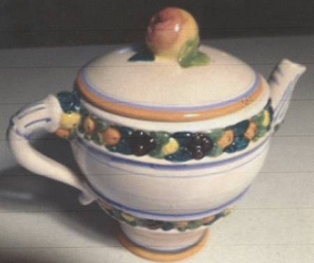 Nova Robbia Teapot & Lid