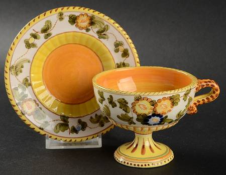 Saca Footed Cup & Saucer Set