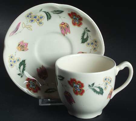 IK7 Flat Cup & Saucer Set