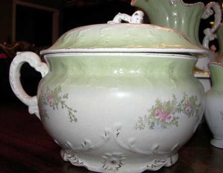 IPC2 Chamber Pot & Lid