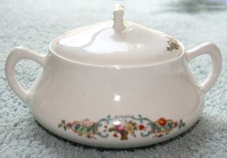 ILL20 Sugar Bowl & Lid