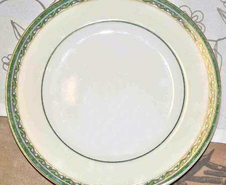 Francoise Green Dinner Plate