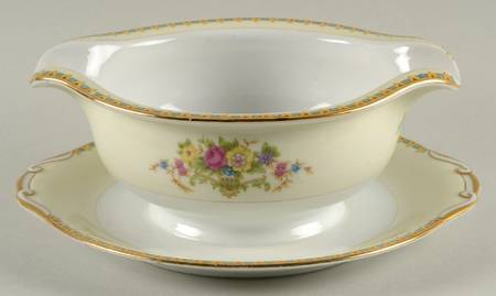 IMP74 Gravy Boat with Attached Underplate