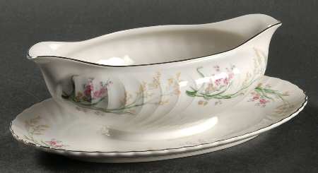 Beverly Gravy Boat with Attached Underplate