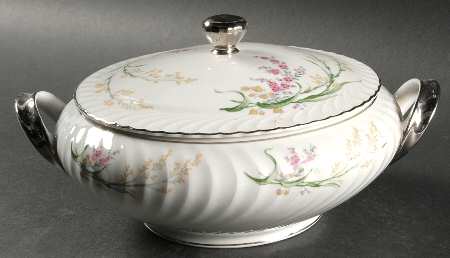 Beverly Round Covered Vegetable