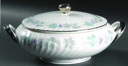 Bordeaux (E & R) Round Covered Vegetable
