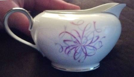 Bon Ton Creamer