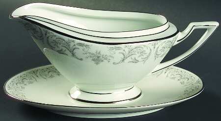 Chantilly (Platinum Trim) Gravy Boat with Attached Underplate