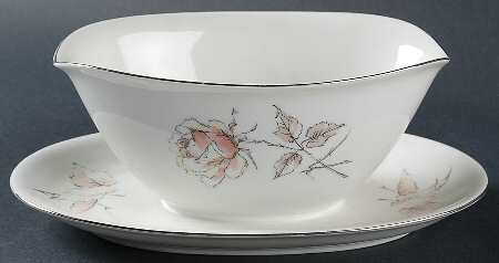 Nocturne Gravy Boat with Attached Underplate