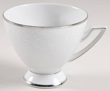 White Chantilly Footed Cup