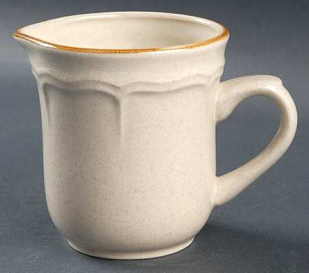 COUNTRY ALMOND Creamer