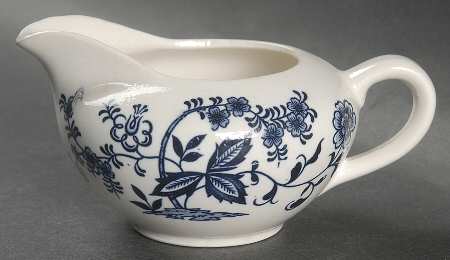 Blue Onion (Earthenware, Innerband) Creamer